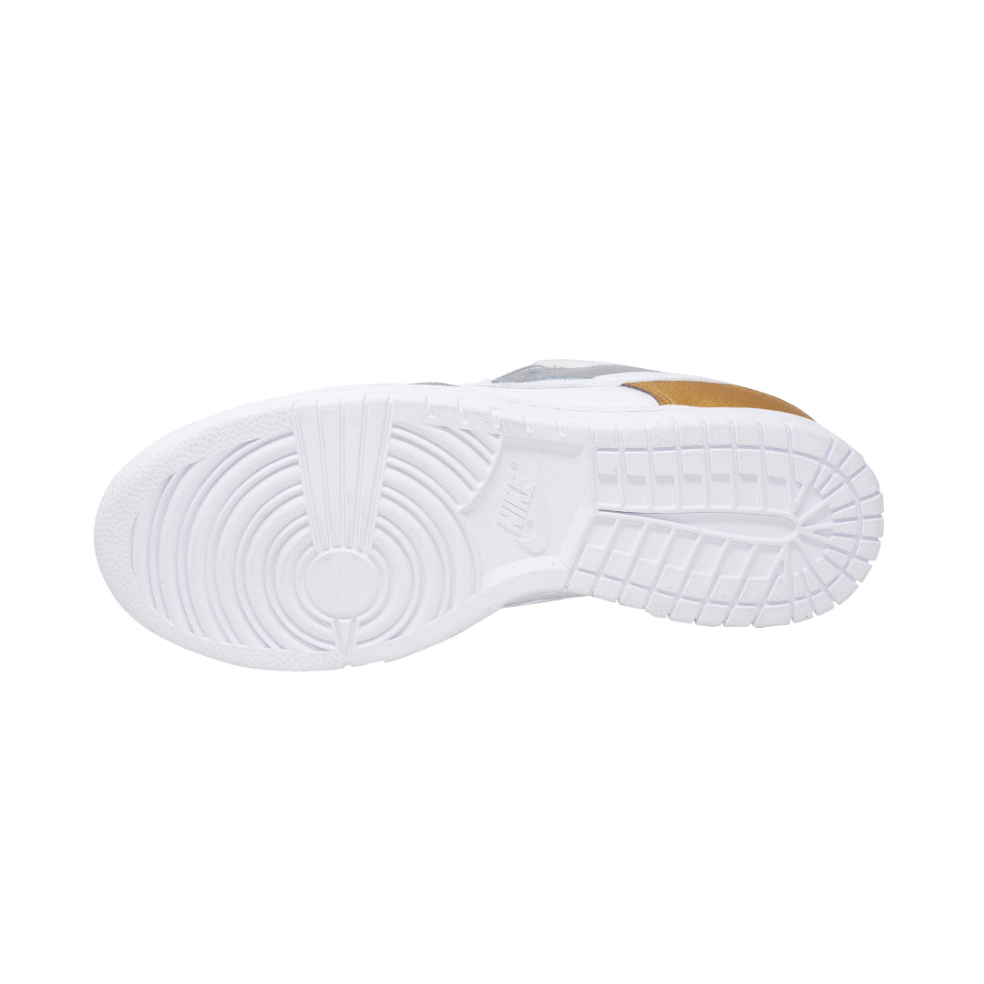 Nike SE Triple Color Dunk