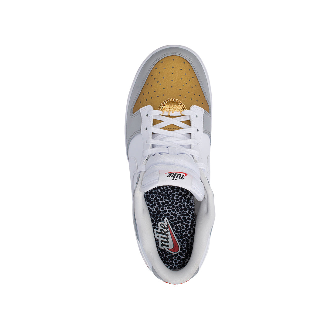 Nike SE Triple Color Dunk